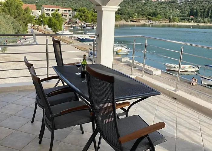 Stica- Peljesac 公寓 *