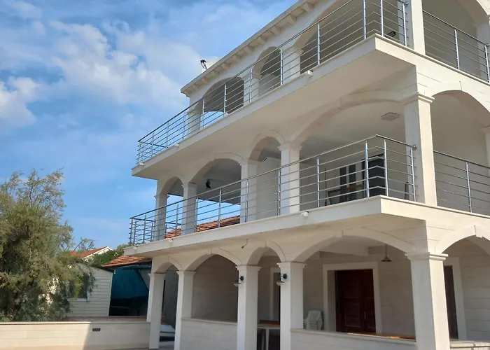 Stica- Peljesac 公寓 *